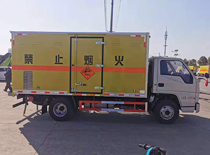 锦屏爆破器材运输车技术升级与安全合规新趋势